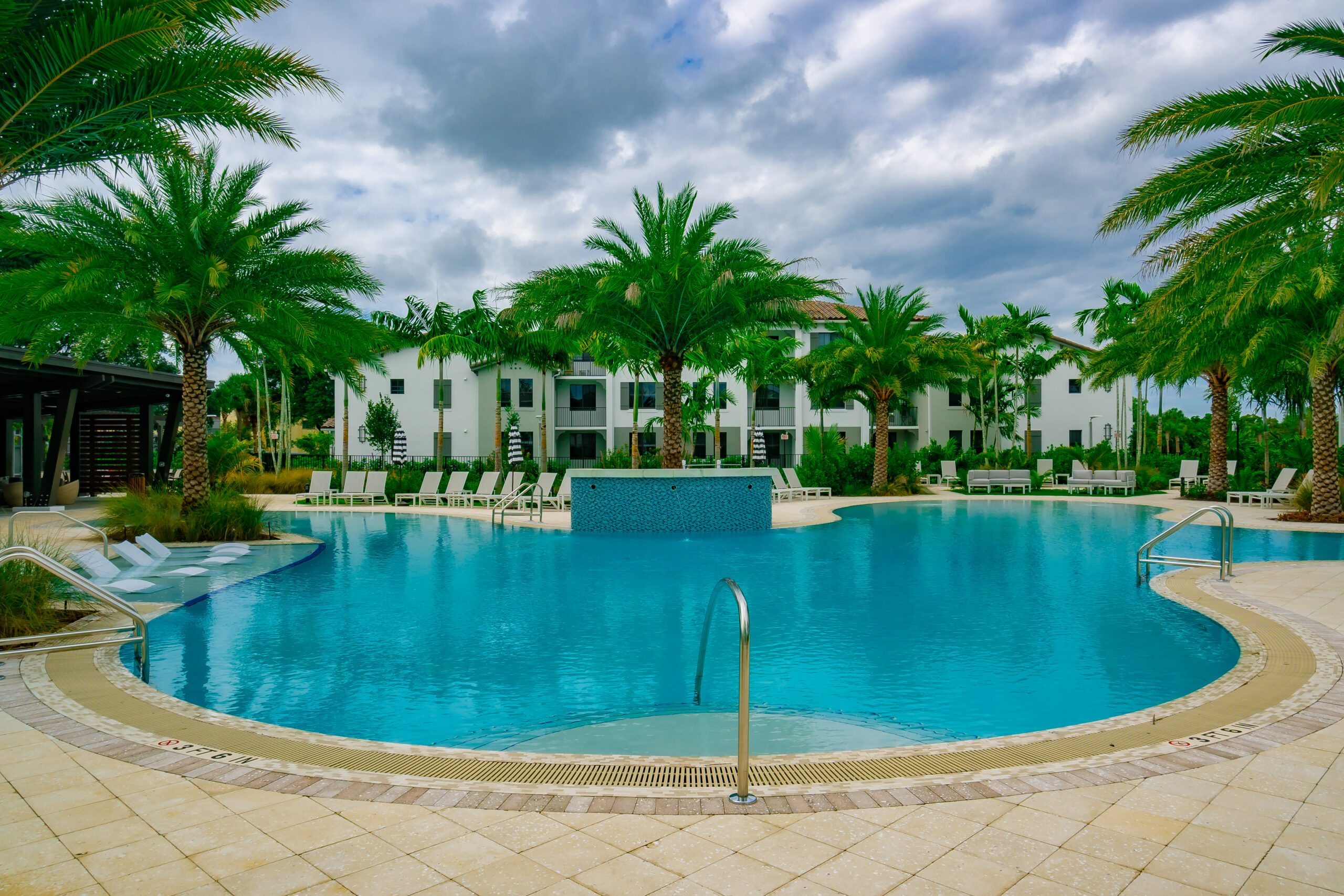 Boca Vue Apartments featured image